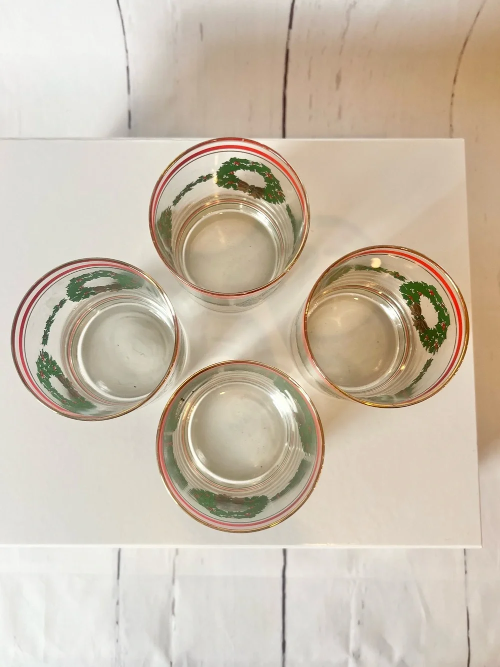 Vintage Libbey Christmas Wreath Glasses - Gold Rimmed and Bows Holiday Tumblers